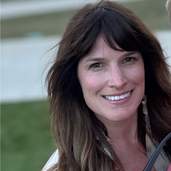 Meet your Posher, Alexis - Picture 4 of 11